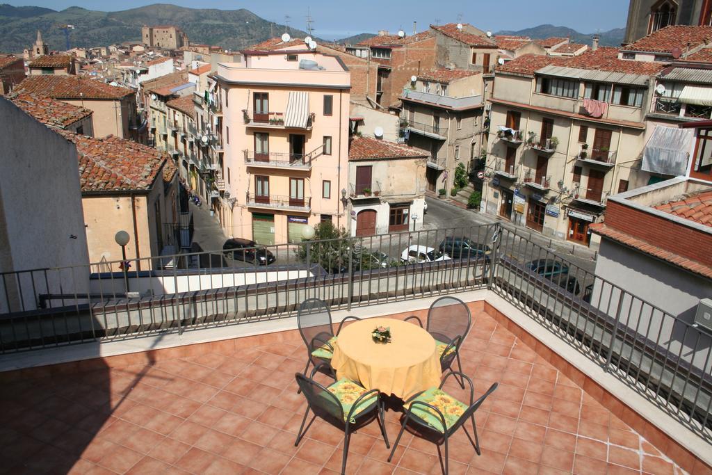 Case Spazioscena - Polimnia Castelbuono  Værelse billede
