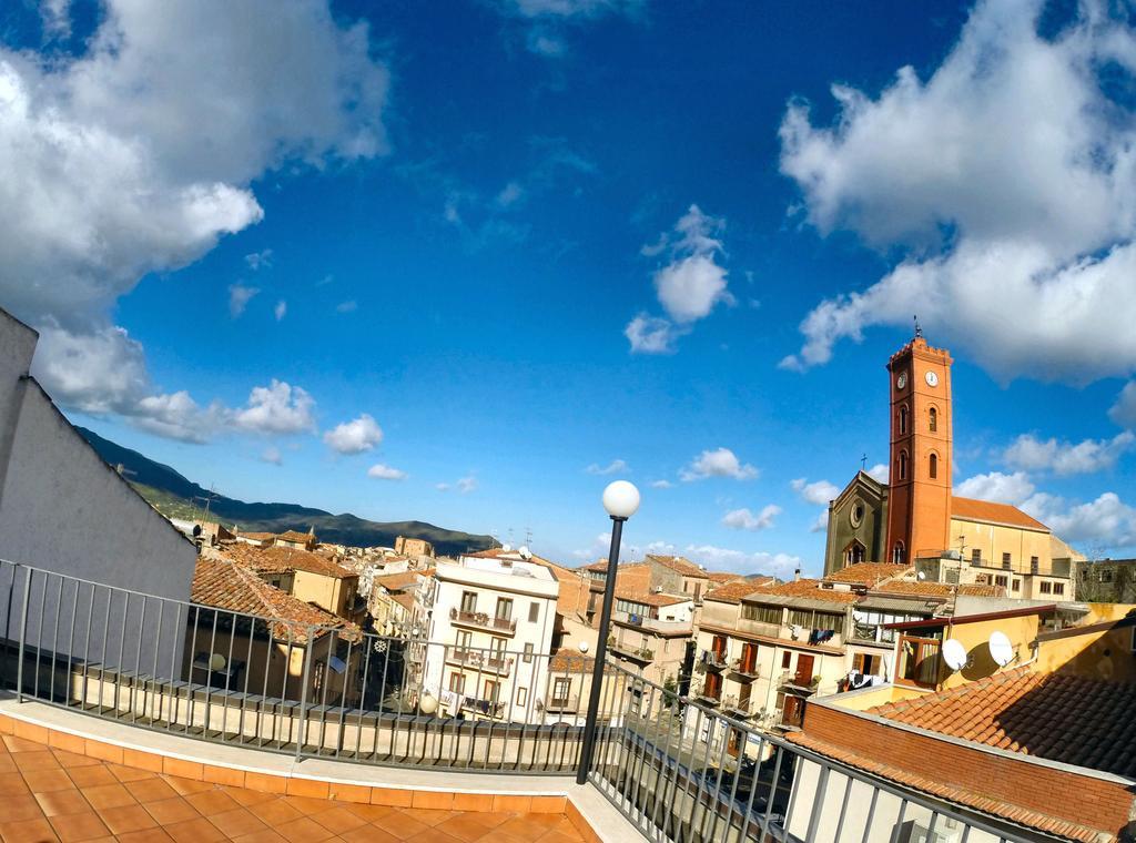Case Spazioscena - Polimnia Castelbuono  Eksteriør billede